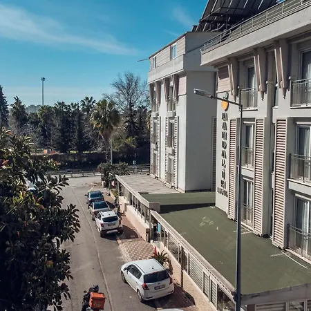 Mandalin Hotel *